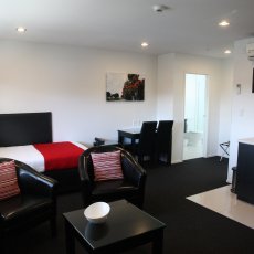 One Bedroom Room at The Dawson Motel New Plymouth. Call 06 758 1177 to Book.